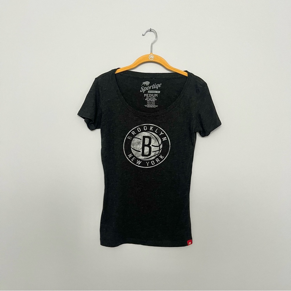 Brooklyn Nets Dark Gray Fitted Women’s Scoop Neck Tshirt Size M NBA Basketball
